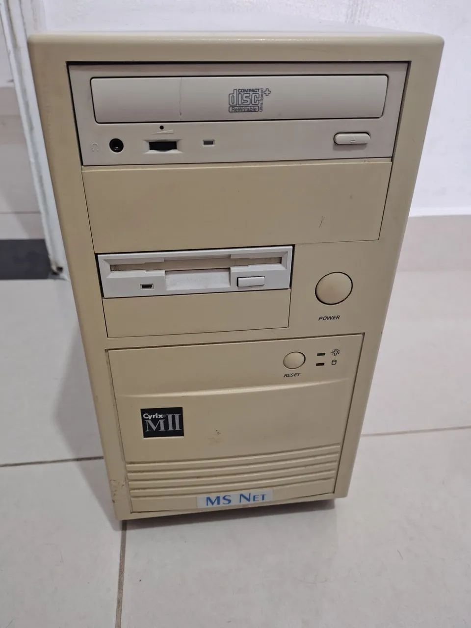 CPU antigo Retro Windows 98 Cyrix II 6x86 32MB ram HD 3.2GB
