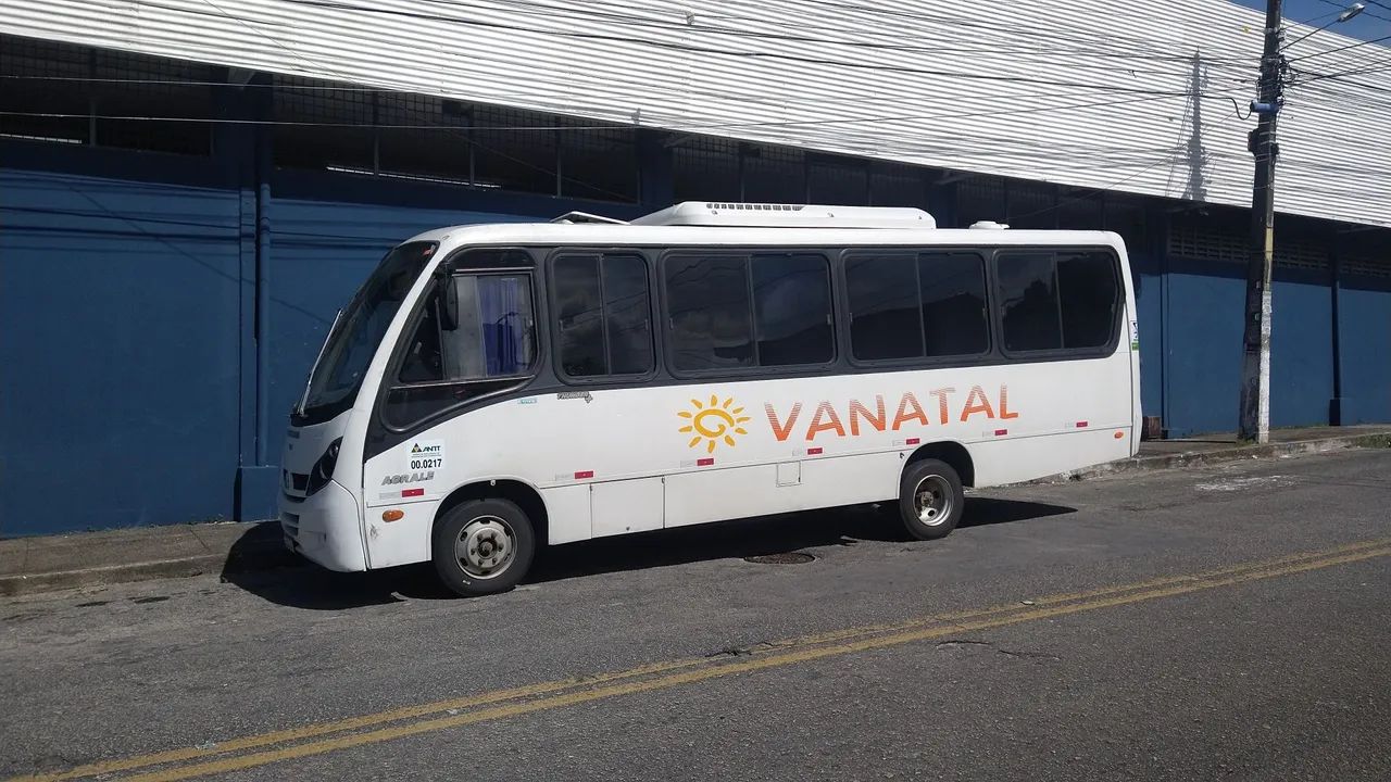 Microônibus Neobus Thunder 29 lugares no doc 