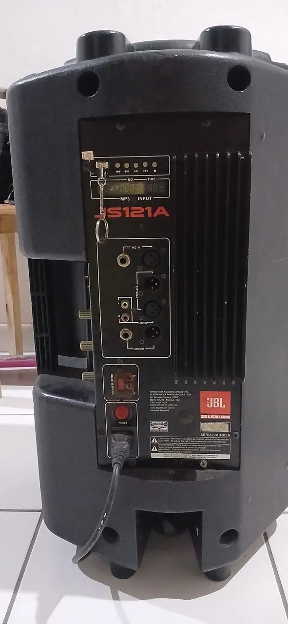 Caixa de som JBL ativa top de linha ,funcionando perfeitamente  - Foto 2