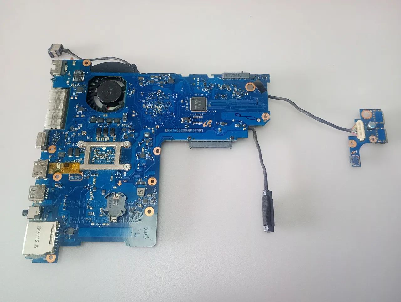 placa mãe notebook Samsung np270e4e funcionando só não dá vídeo Intel core i3 3 geração  - Foto 2