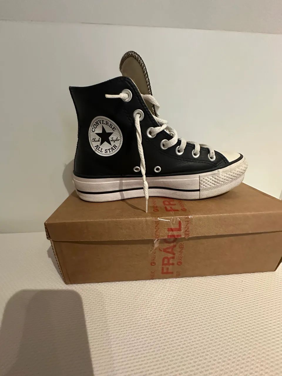 All Star Couro Cano Alto Plataforma ORIGINAL - Foto 2