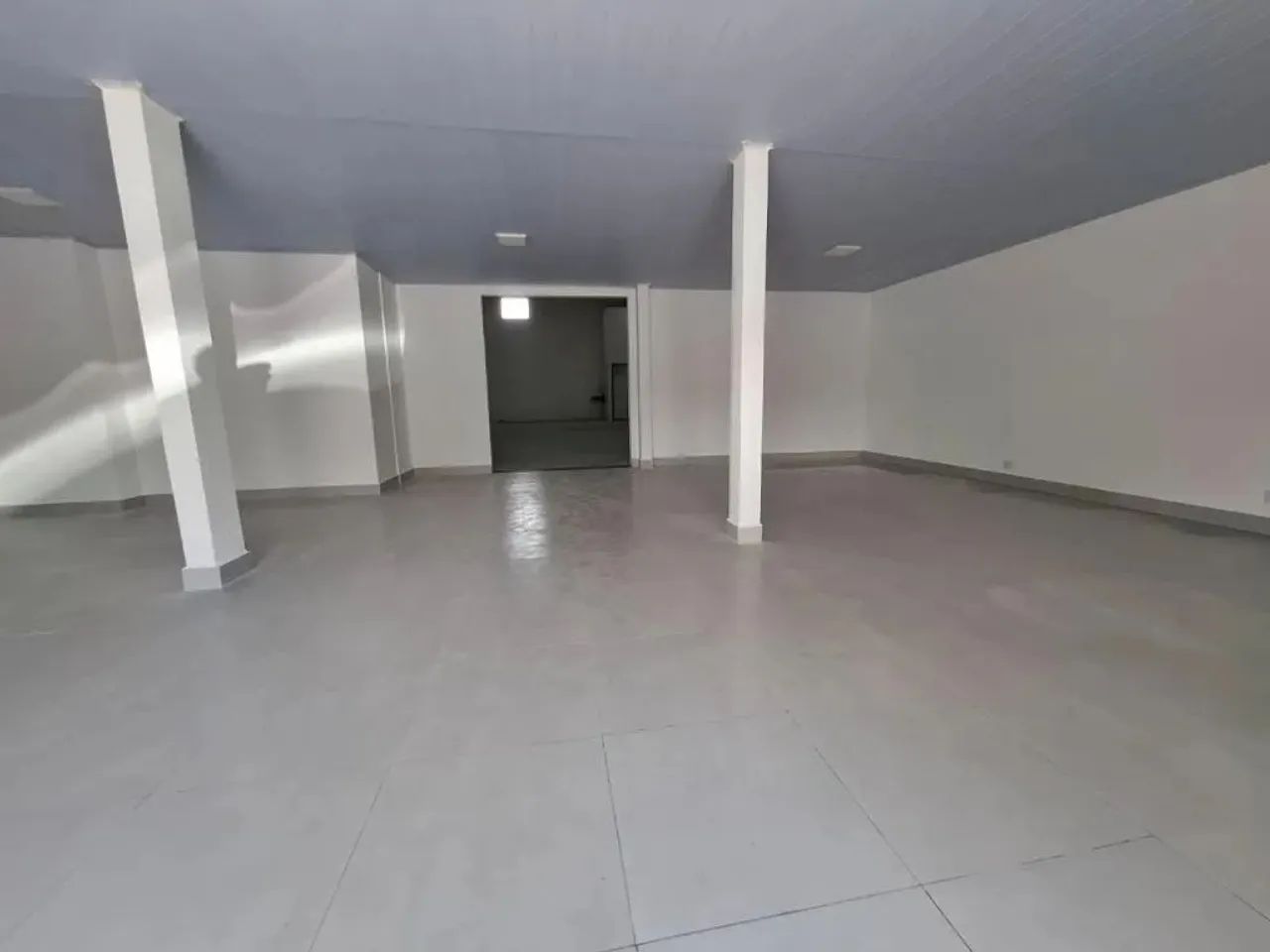 GALPAO COMERCIAL NA AV. T-9, PROXIMO AO SUPERMECADO VEMKA - Foto 12