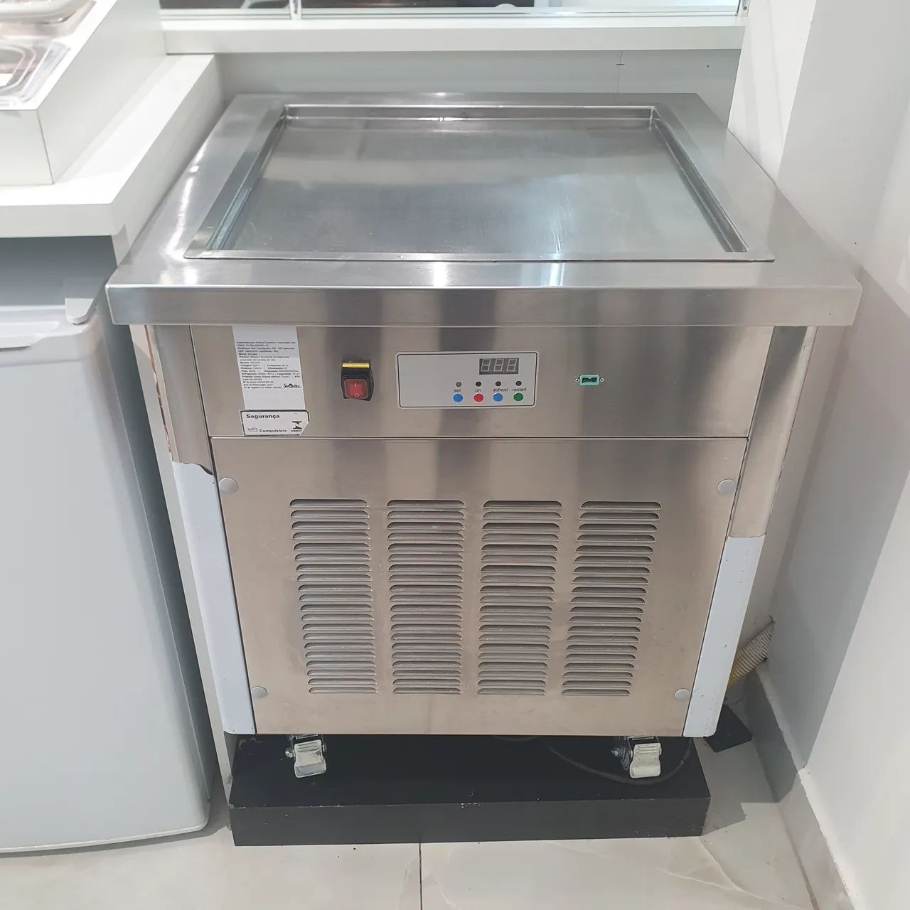 Maquina de sorvete na chapa (aceita cartão)