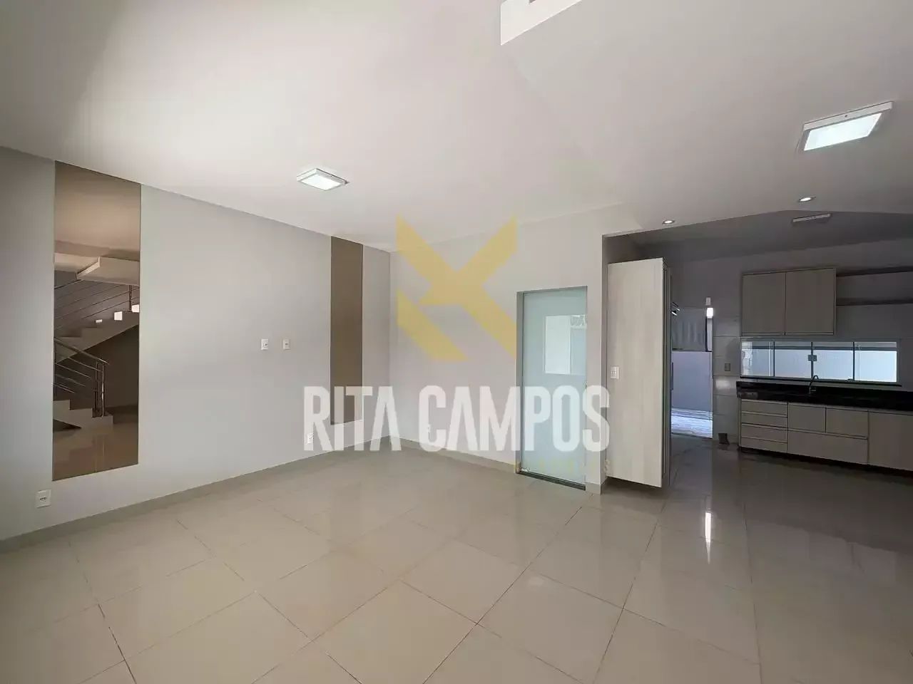 SOBRADO COM 4 QUARTOS NA QUADRA 105 NORTE