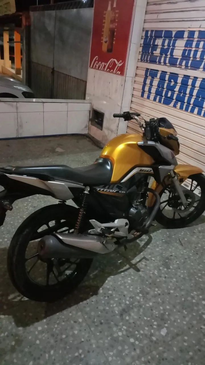 160  Titan dourada 