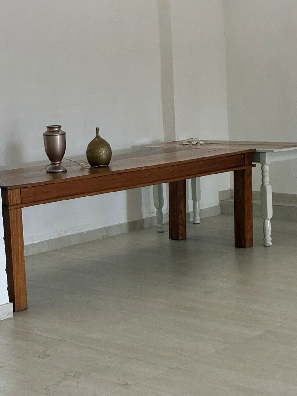 Mesa em madeira de lei - Foto 2