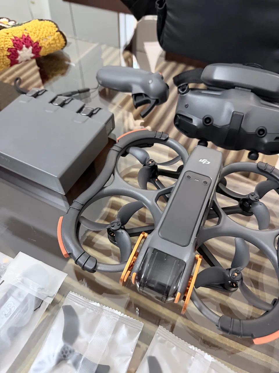 DRONE DJI AVATA 2 COMBO FLY MORE - IMPECÁVEL  - Foto 2