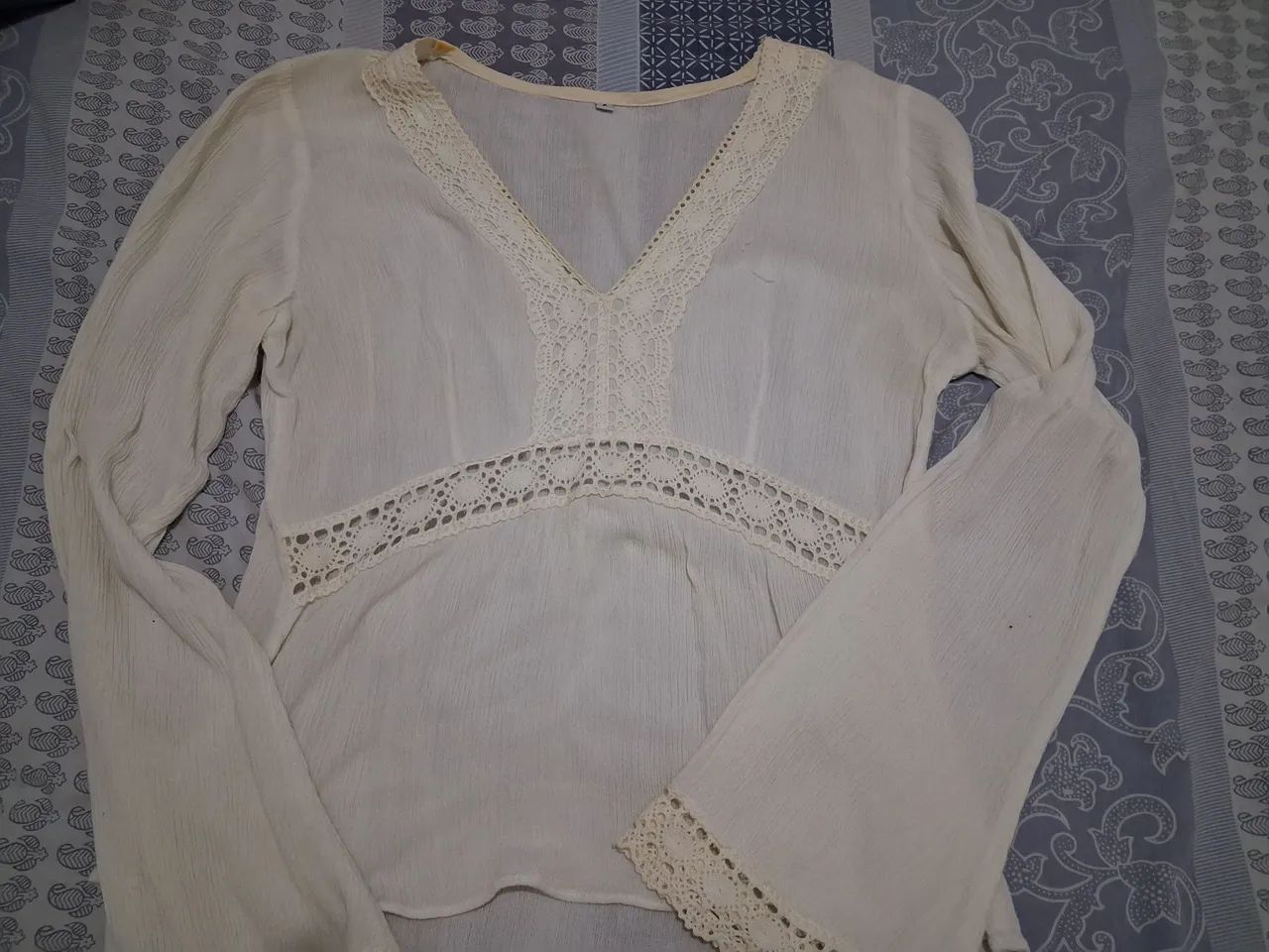 Blusa de mangas compridas off white feminina 