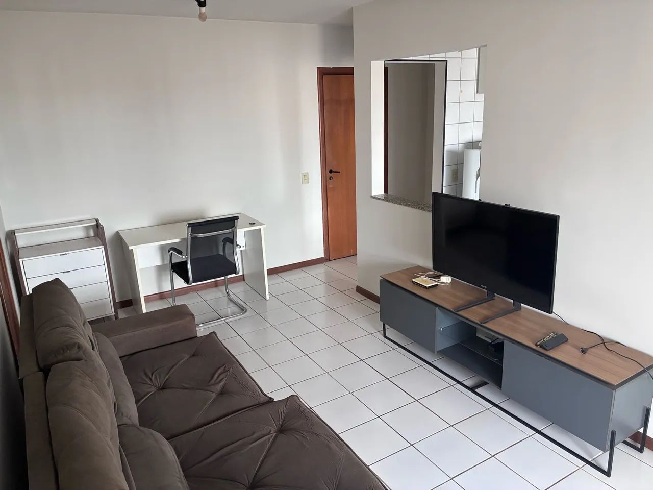 Aluga-se apartamento fundinho 
