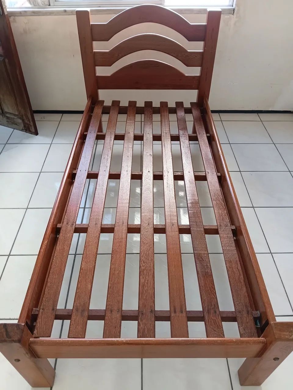 CAMA SOLTEIRO MADEIRA MACIÇA NOVÍSSIMA!!