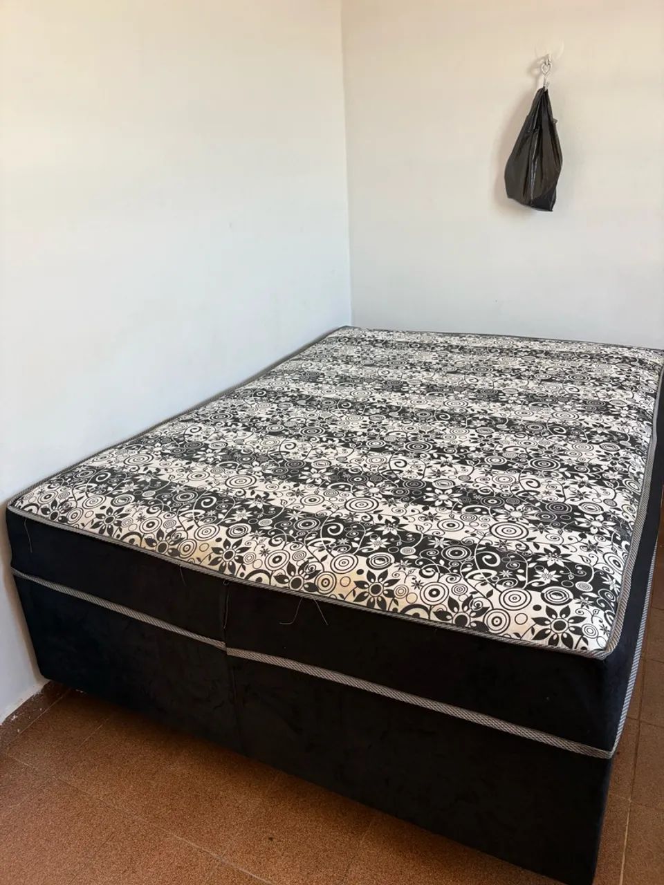 Cama Box colchão estampado 