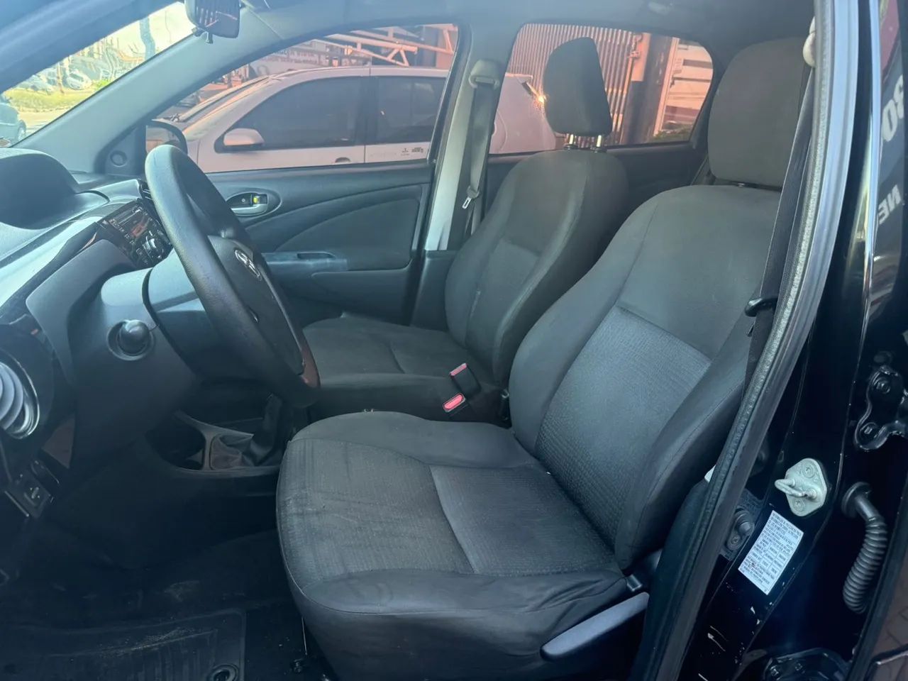 Toyota Etios 1.3 Flex 16V 5p Mec., foto 17 de 18