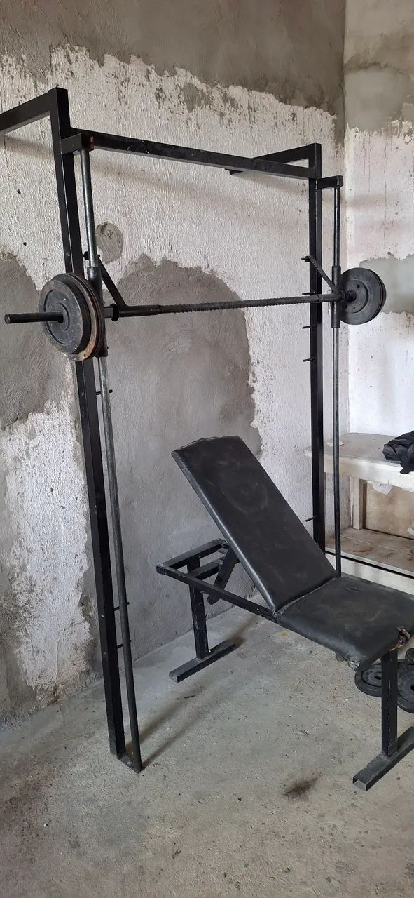 Máquina de agachamento com banco e peso - Foto 4