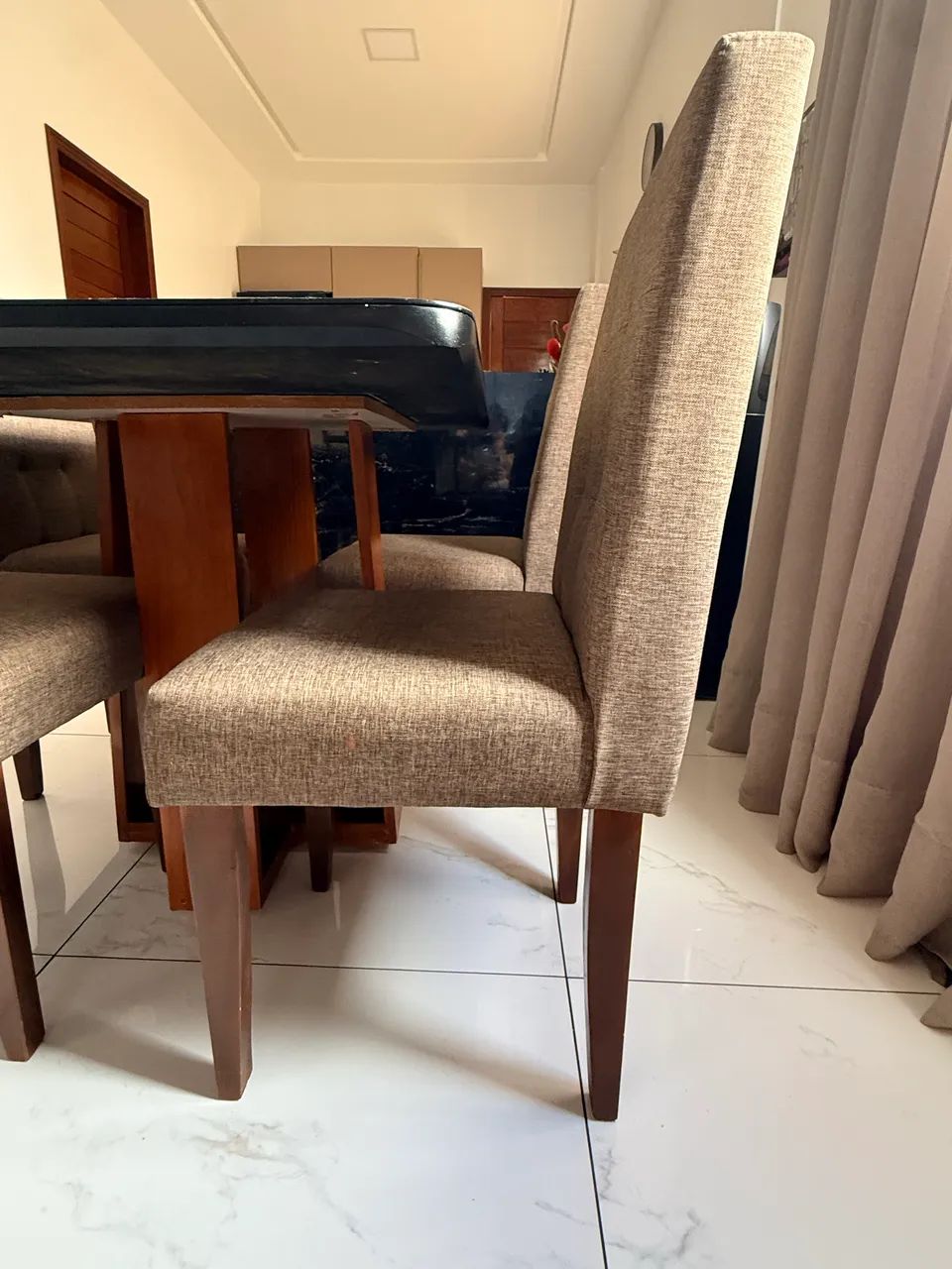 Vendo mesa e 4 cadeiras  - Foto 4