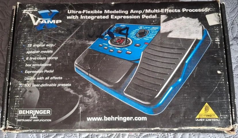 Pedaleira Behringer V-AMP com pedal de efeitos - Foto 5