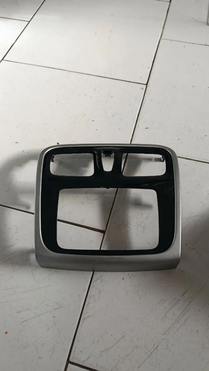 Moldura multimídia Sandero 