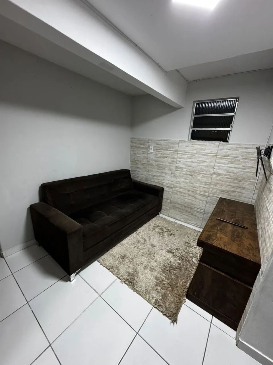 Kitnet mobiliada para alugar - Atrás do Floripa shopping 