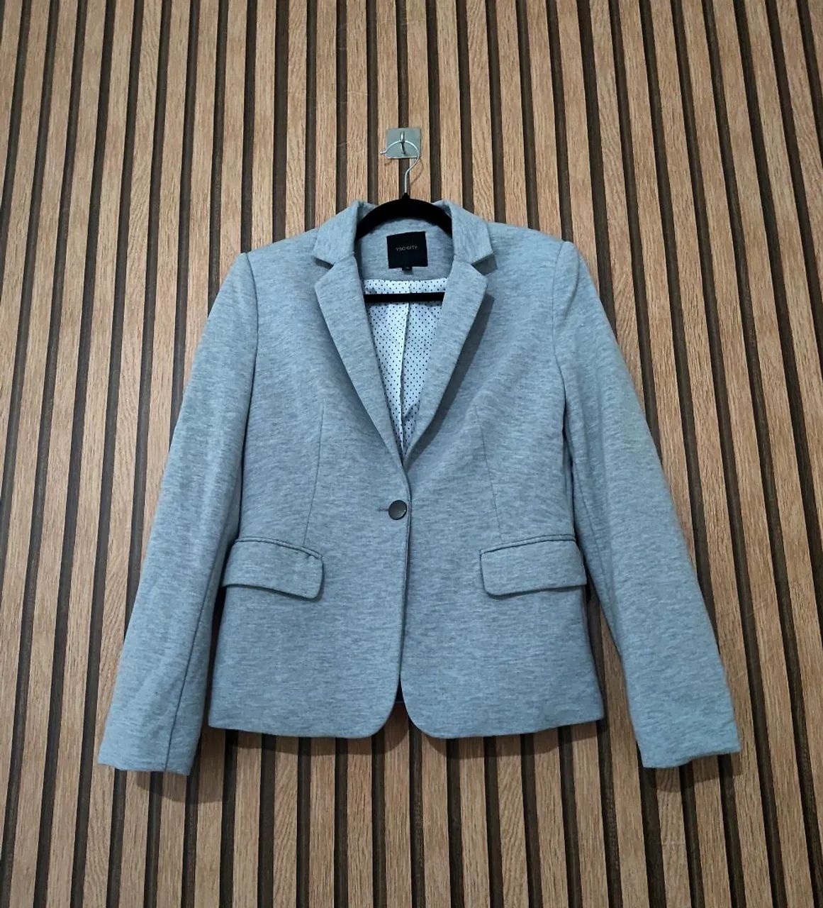 Blazer Cinza Clássico Feminino
