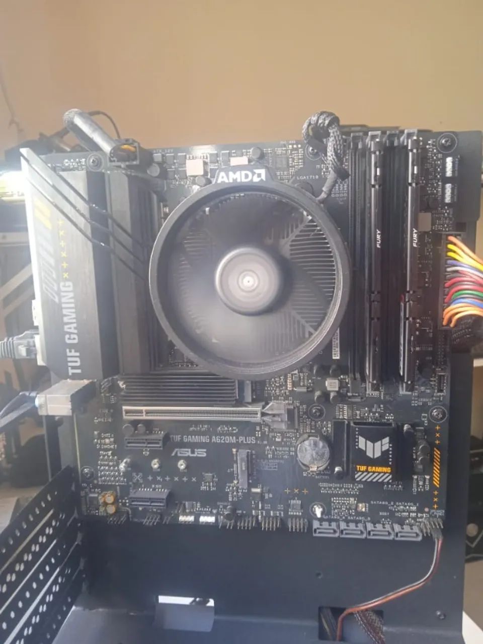 Placa Mãe ASUS Tuf Gaming A620M-PLUS! Semi nova! - Foto 2