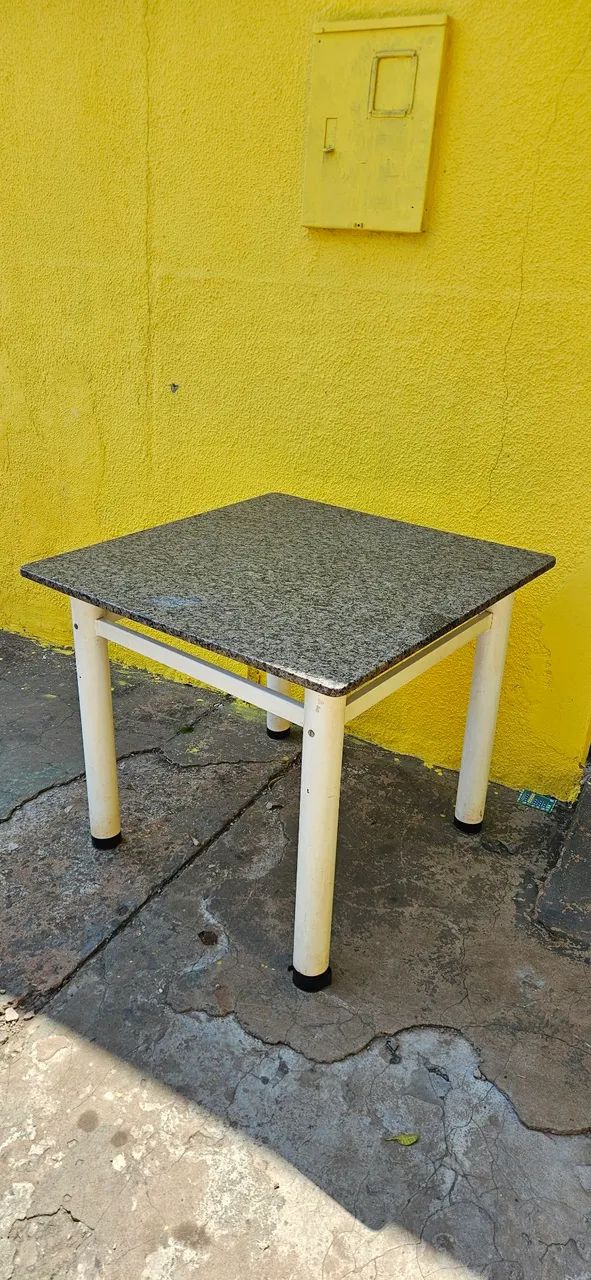 mesa mármore 90x90 usada ENTREGA GRÁTIS 
