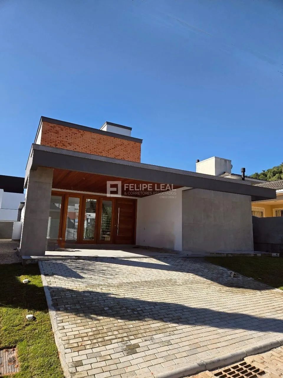 Casa de Condomínio em Cachoeira do Bom Jesus - Florianópolis, SC
