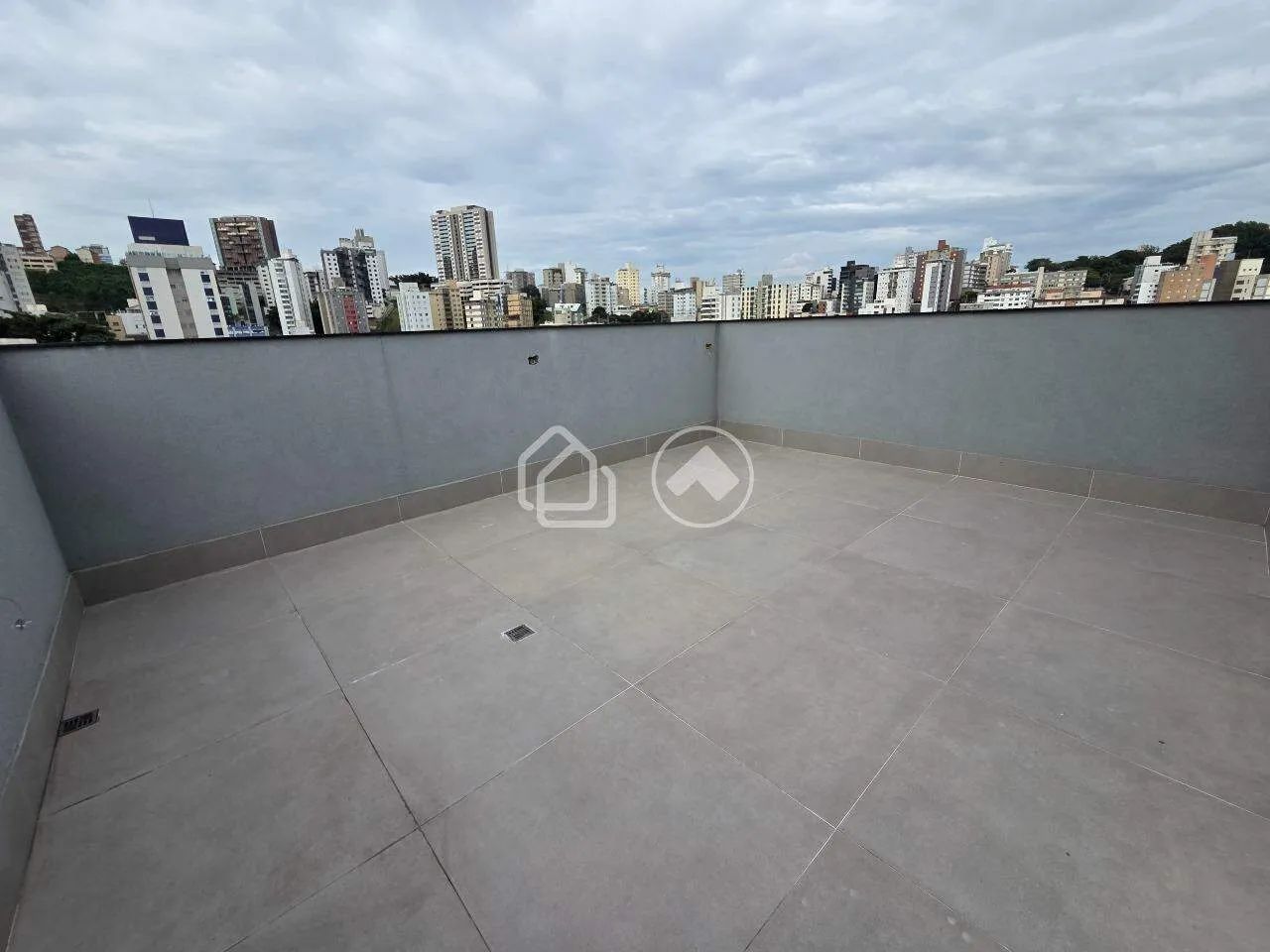 Cobertura 2 quartos, 2 suítes e 2 vagas à venda no Gutierrez