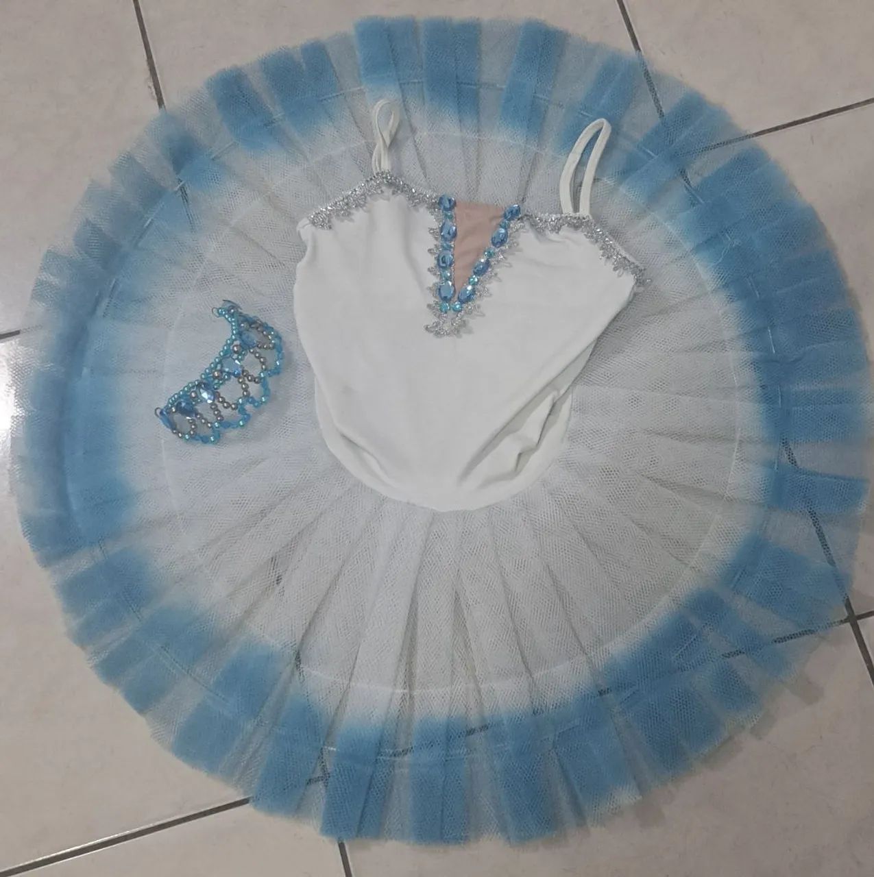 Tutu bandeja com coroa