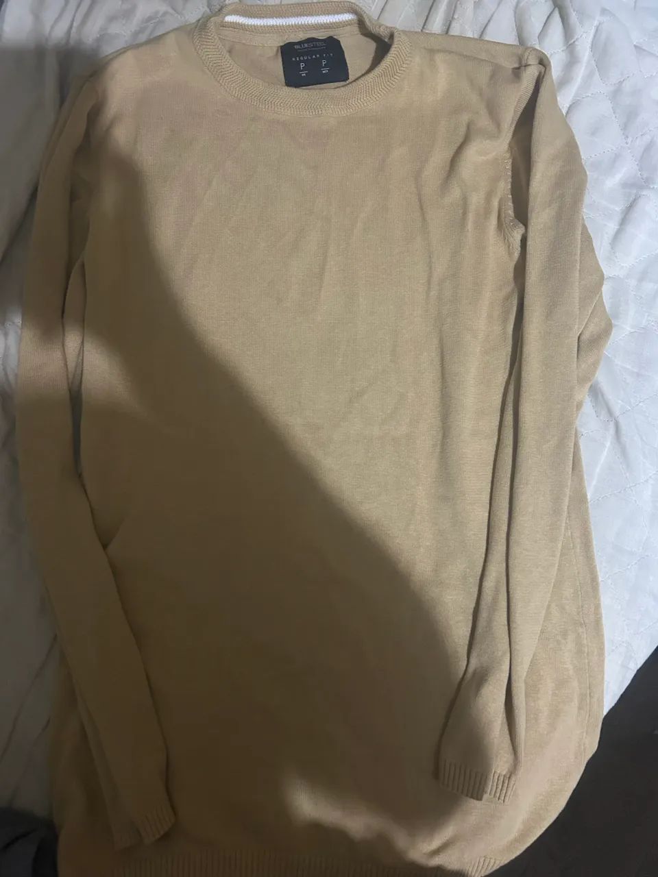 camiseta manga longa, marrom claro.