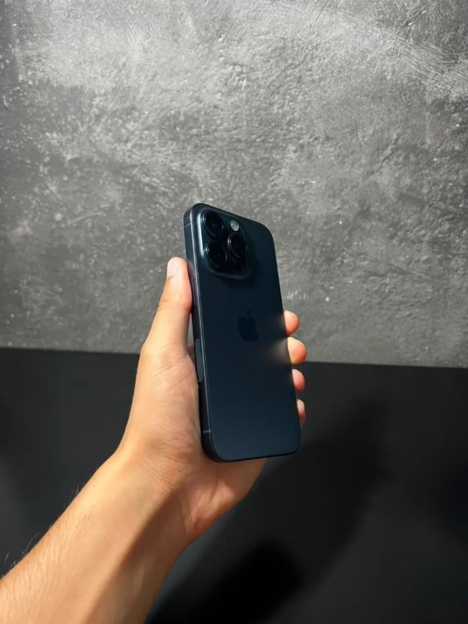 iPhone 15 Pro - Foto 2