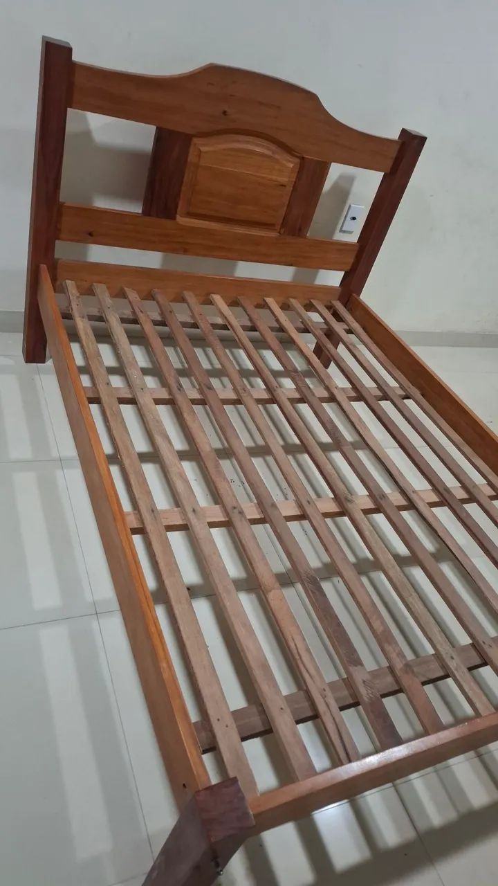Cama de casal, macacauba. ( usada )