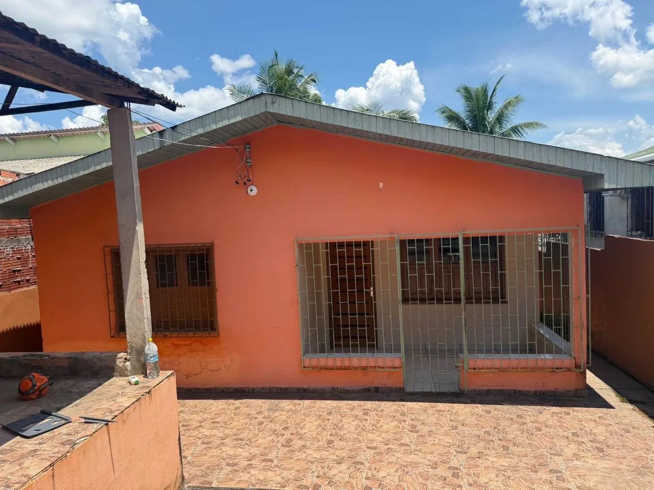 Casa para alugar - 3 quartos, garagem e quintal - Foto 2