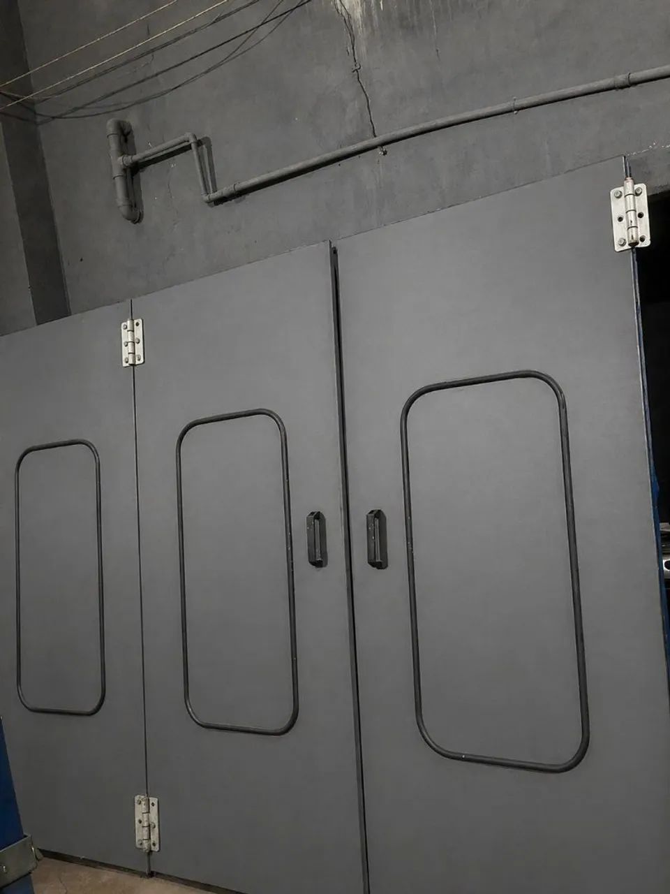 Cabine pintura portas teto e chão 