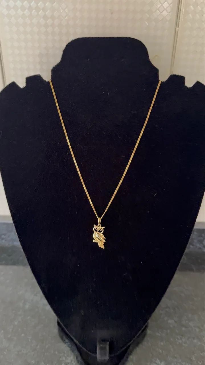 vendo corrente com pingente de coruja em ouro 18k com