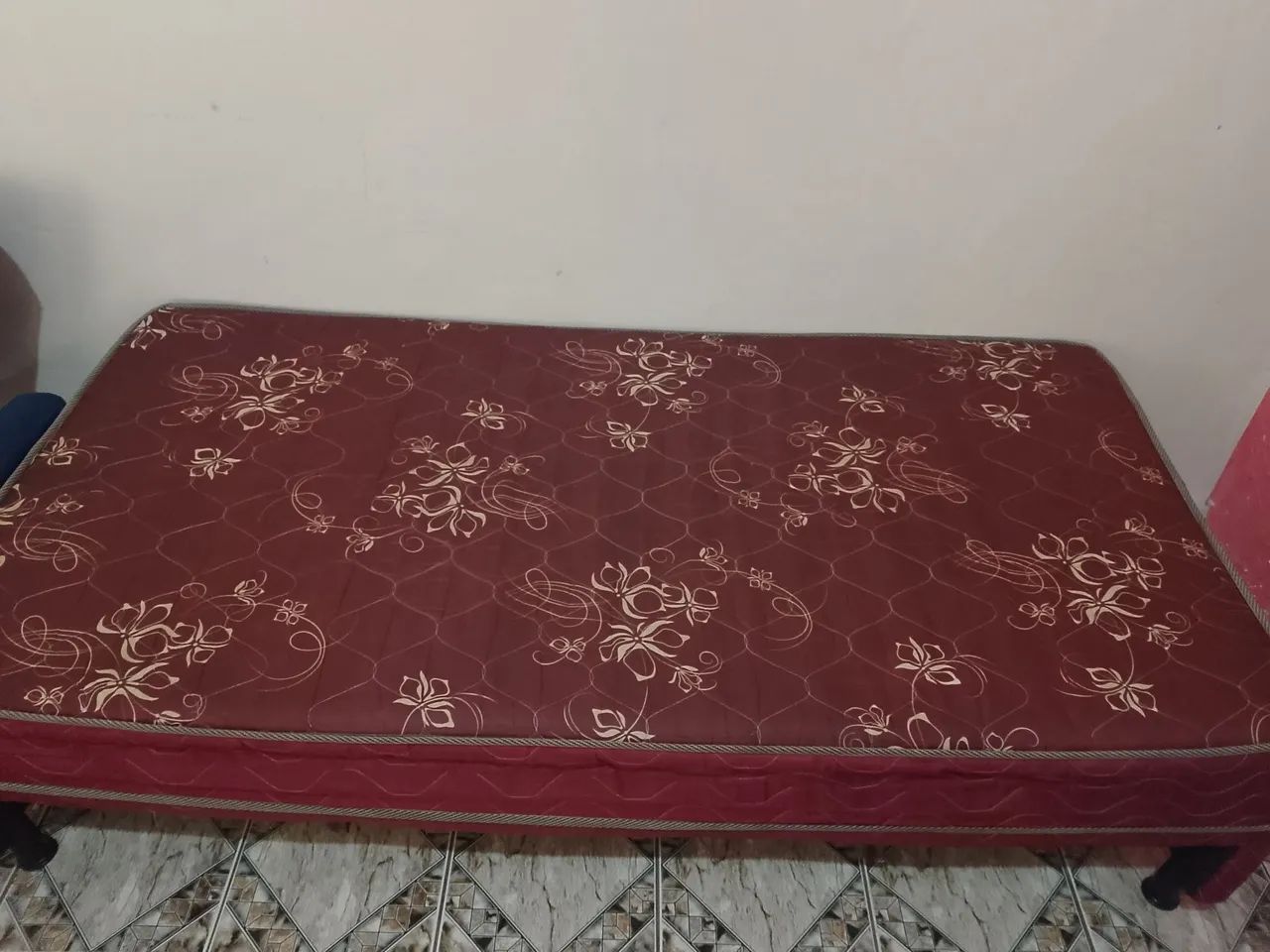 Vendo uma bicama de solteiro semi nova  - Foto 2