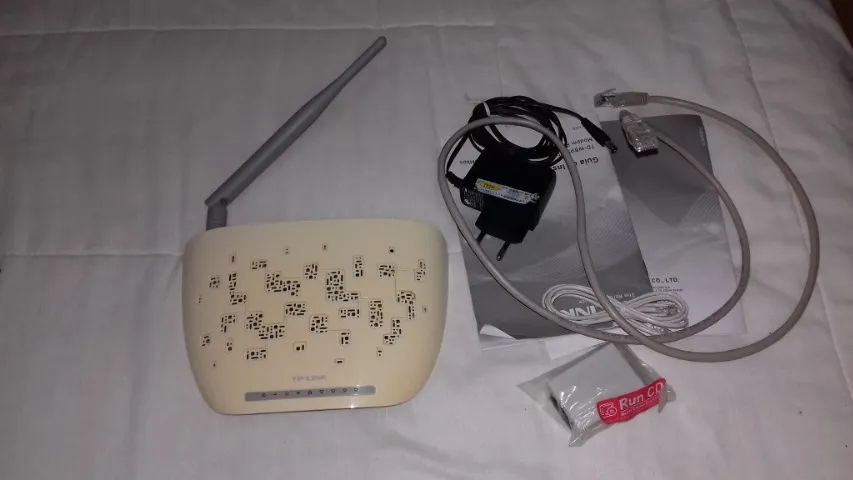 Tp-Link Modem Roteador usado 60 reais. Funcionando com fios e cd de instalação - Foto 3
