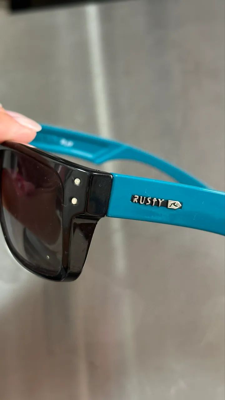 Óculos de Sol Rusty Preto com Hastes Azul-Turquesa - Foto 3