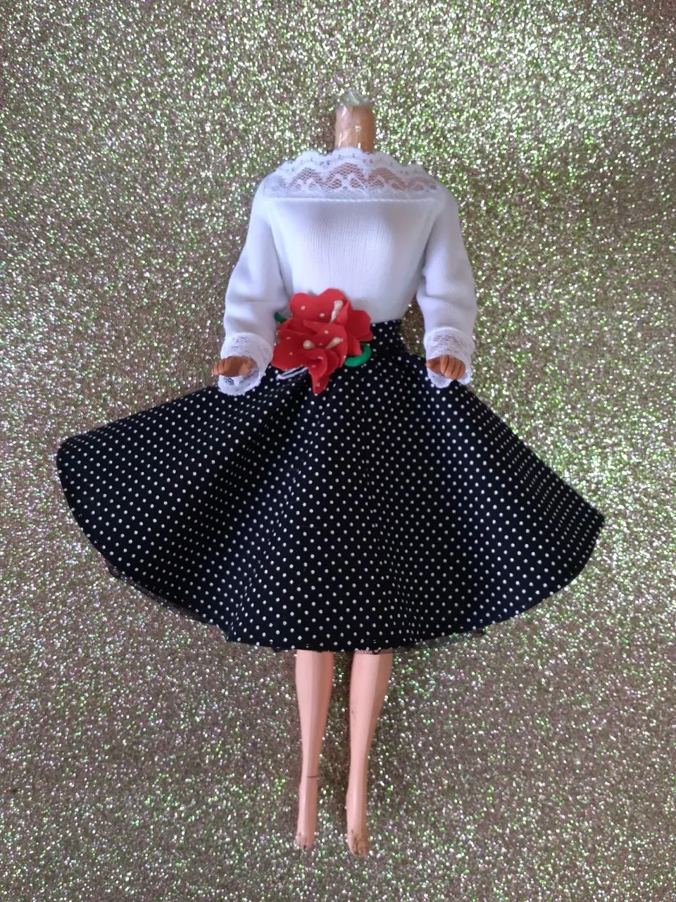 Roupinha Barbie estrela Viky - Foto 3
