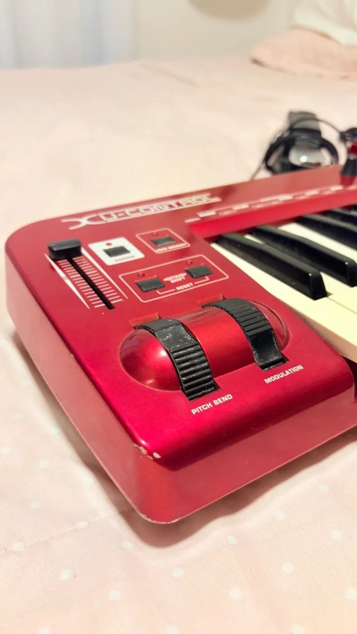 Controlador beringher, pedal e placa de áudio. - Foto 3