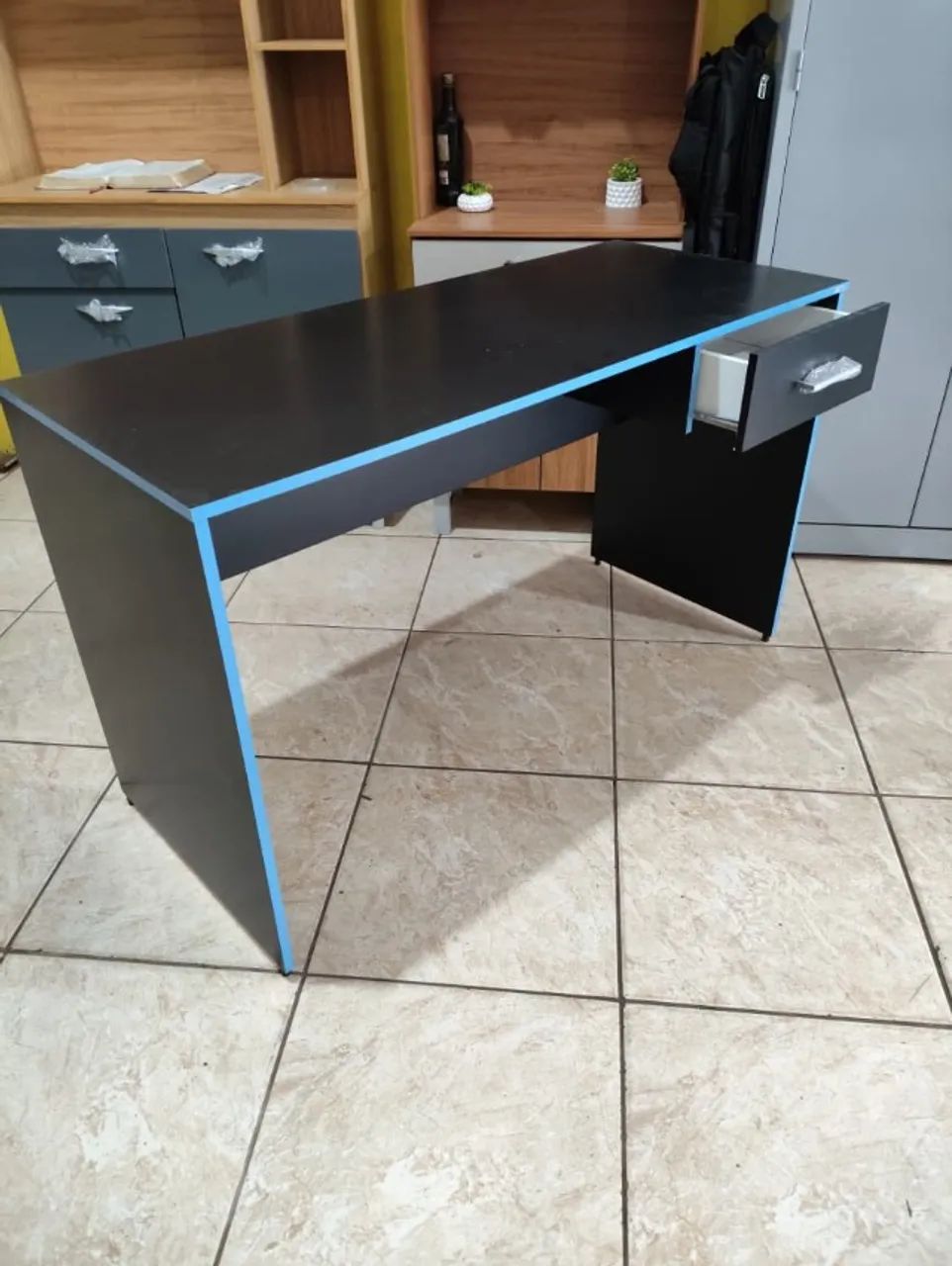 MESA ESCRITÓRIO . NOVA LERRR ANUNCIO