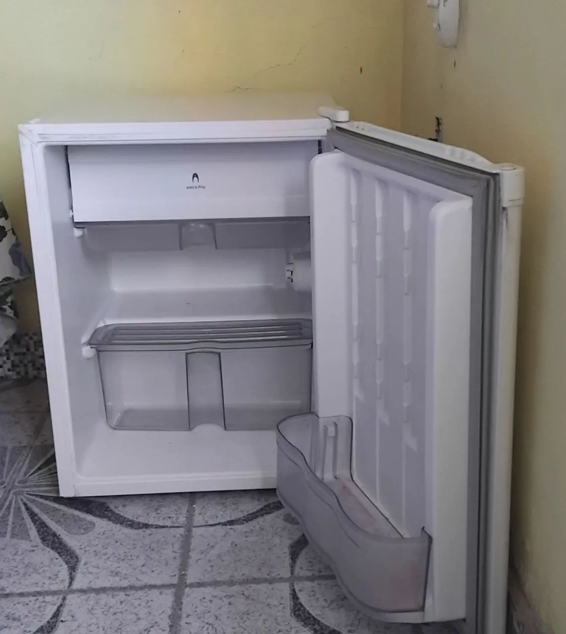 Frigobar consul 76 lts.