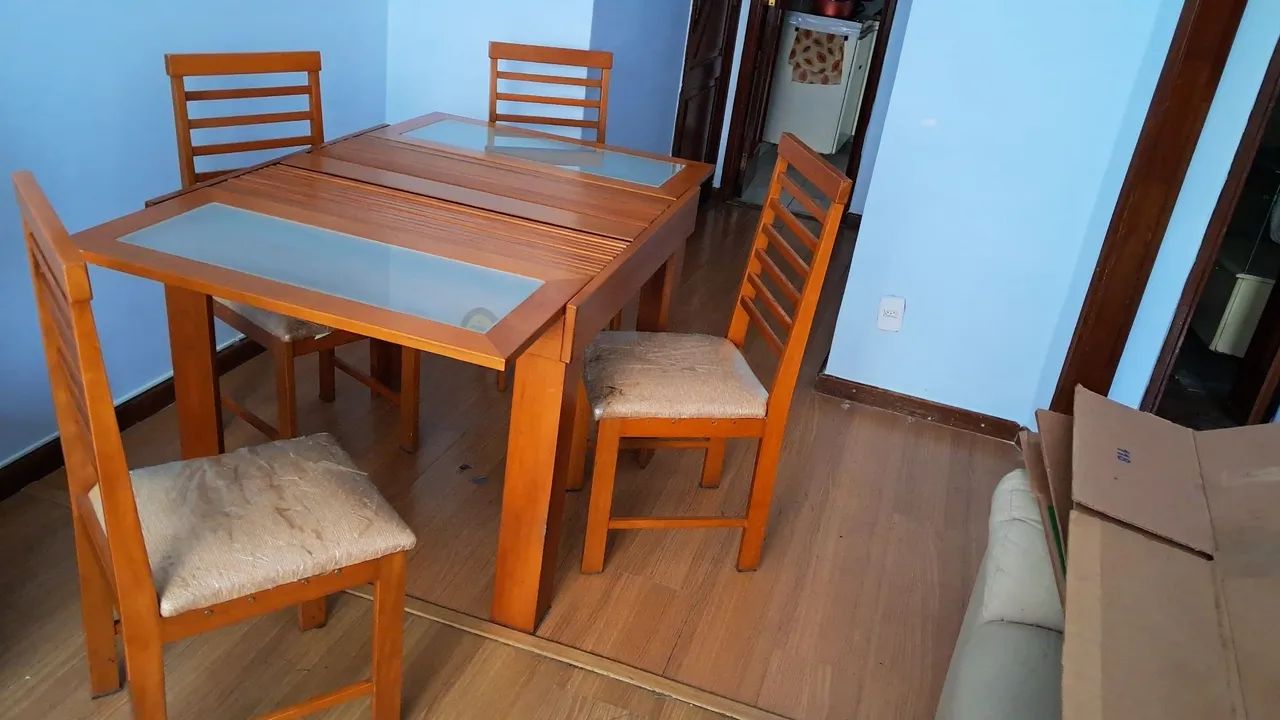 Mesa e cadeiras de madeira pura - Foto 2