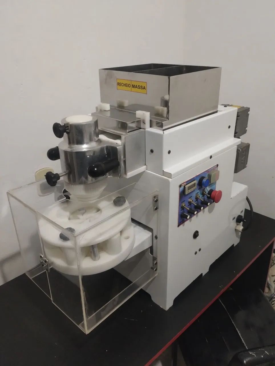 Vendo máquina modeladora de salgados 