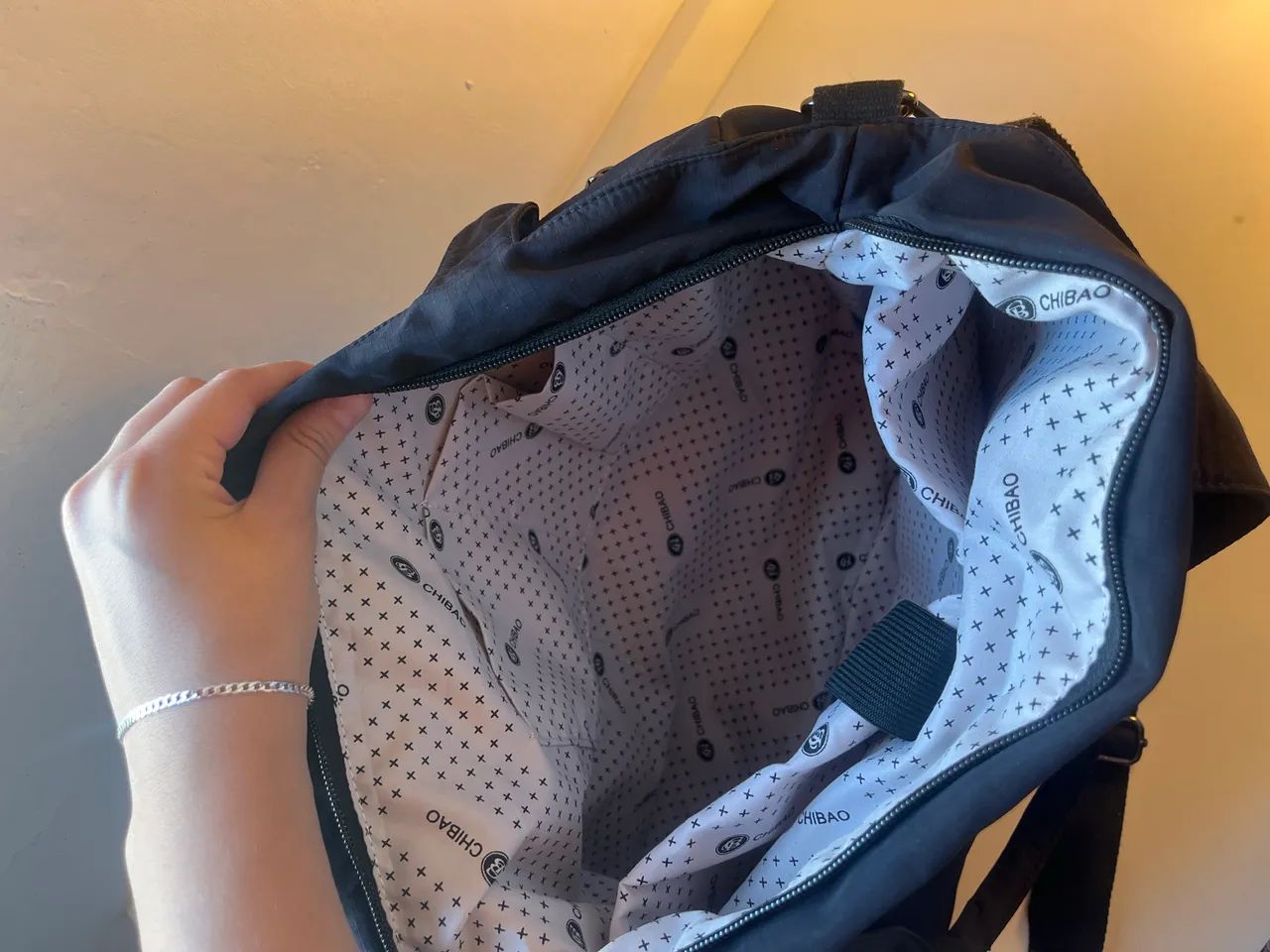 BOLSA PRETA ESPAÇOSA - Chibao - Foto 4