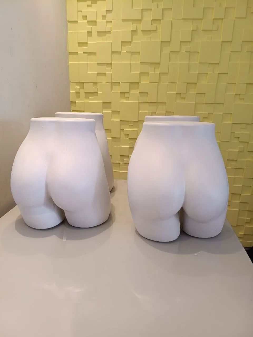 Manequim Feminino de Short Excelente Estado para Loja - Foto 3