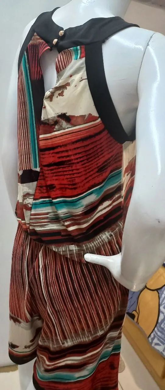 Macacão  estampado de alça  vermelho  tamanho  M  usado  - Foto 2