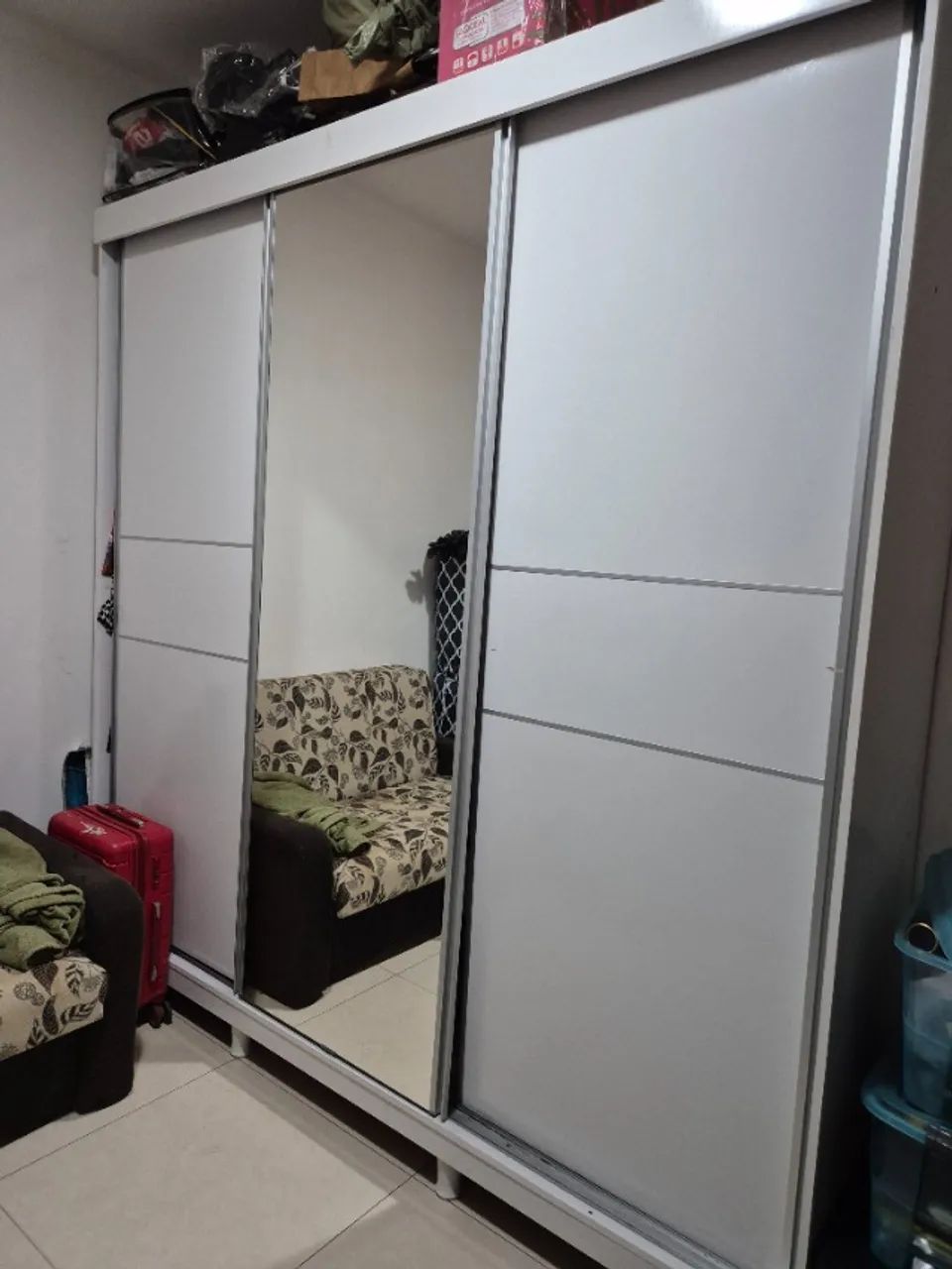 Guarda roupa 3 portas com espelho - Foto 2