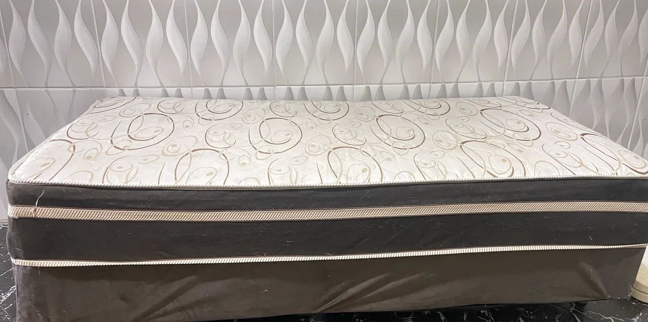 Vende-se guarda-roupa e cama solteiro mola e sacada D28 - Foto 3