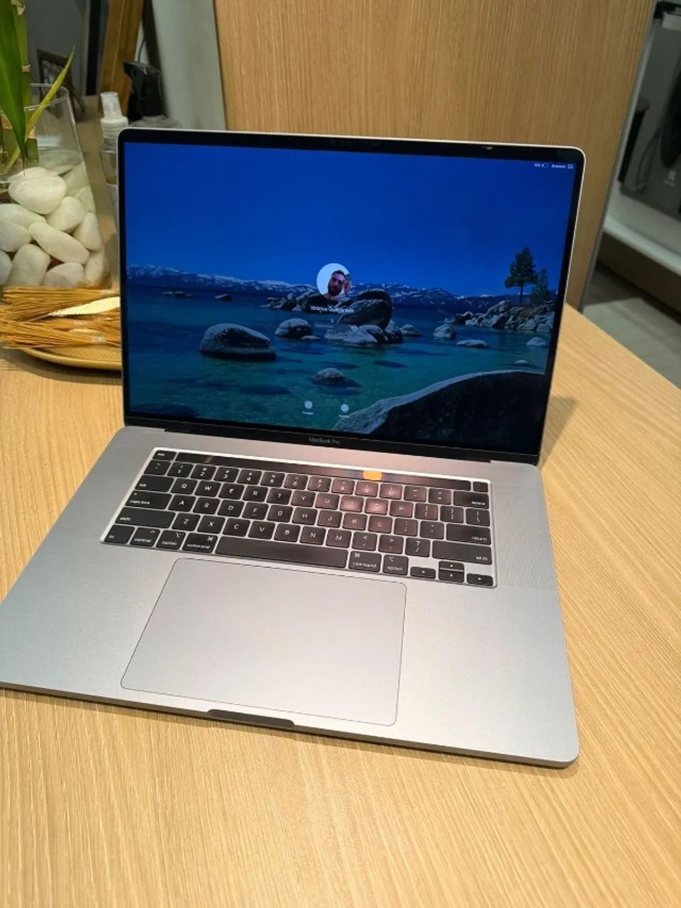 MacBook Pro 16