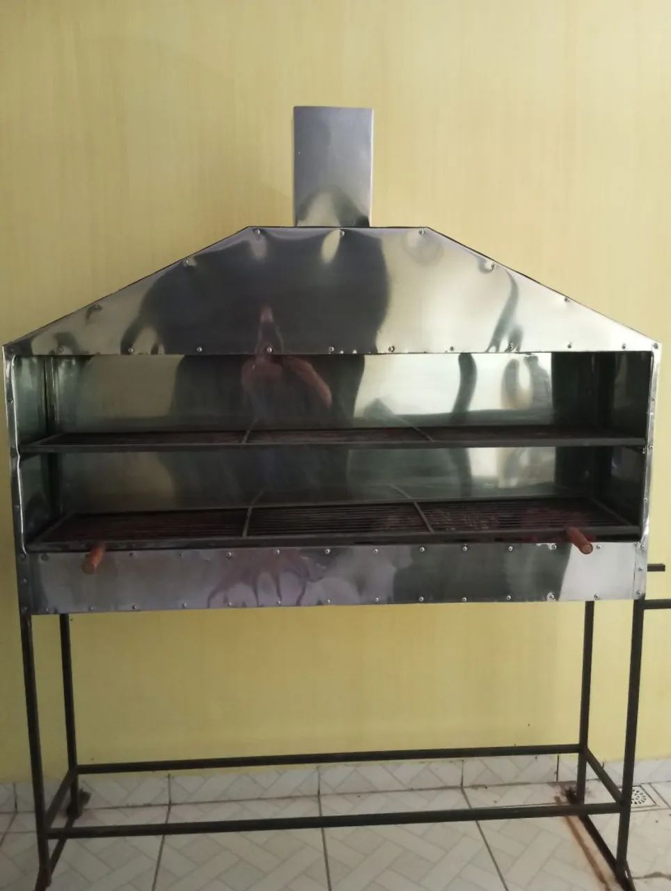 Vendo churrasqueira semi nova