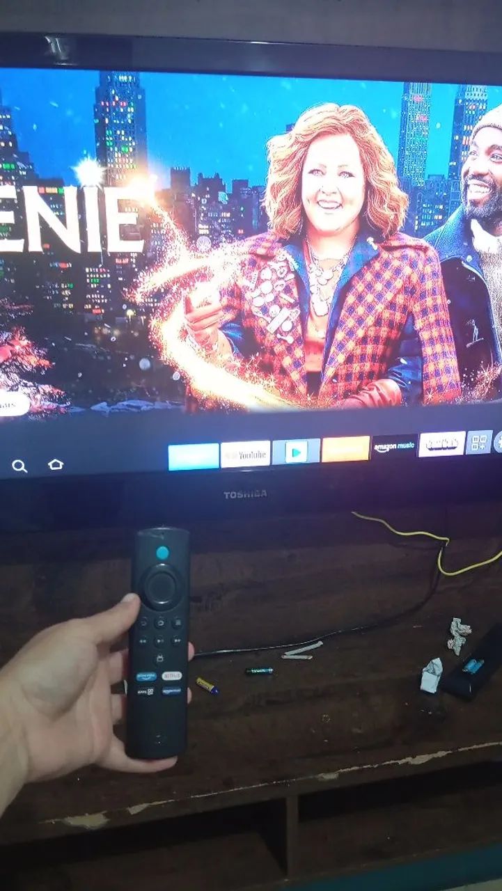 Vendo TV 42 polegadas Toshiba acompanha o fire stick  - Foto 2